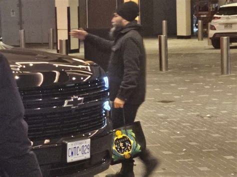 Jagmeet Singh spotted with Versace bag and people are annoyed